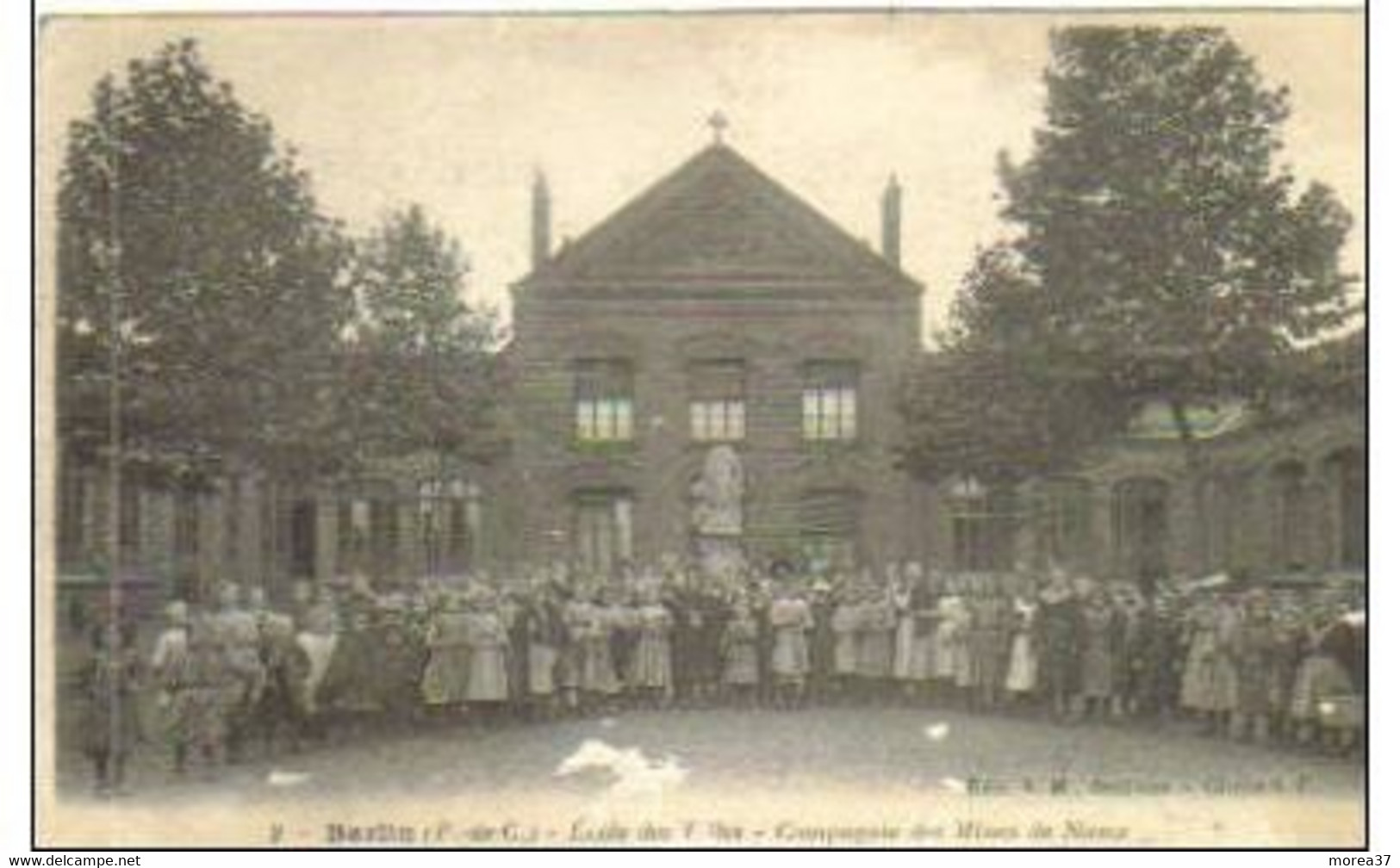 BARLIN  Ecole Des Filles Compagnie Des Mines De Noeux (une Trace En Bas De La Carte Sous Pied Des Filles) - Barlin