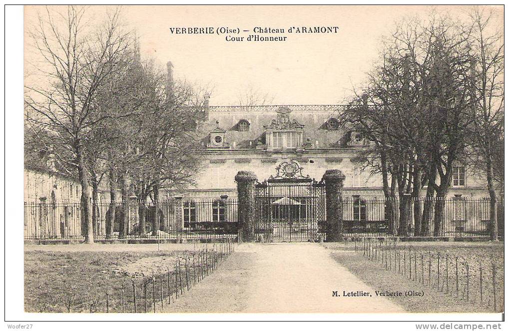 CPA  VERBERIE  Chateau D'aramont  Cour D'honneur - Verberie