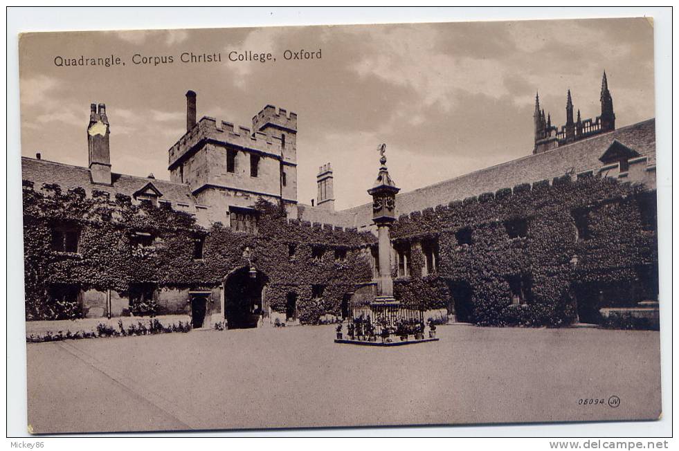 U.K--OXFORD---2 Postcards--College----environ 1930-40 - Oxford