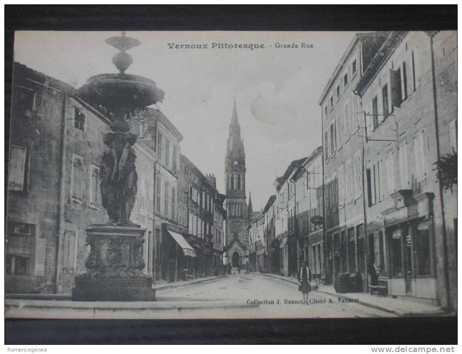 VERNOUX  Pittoresque - Grande Rue - Commerces - Animée - Non Voyagée - Vernoux