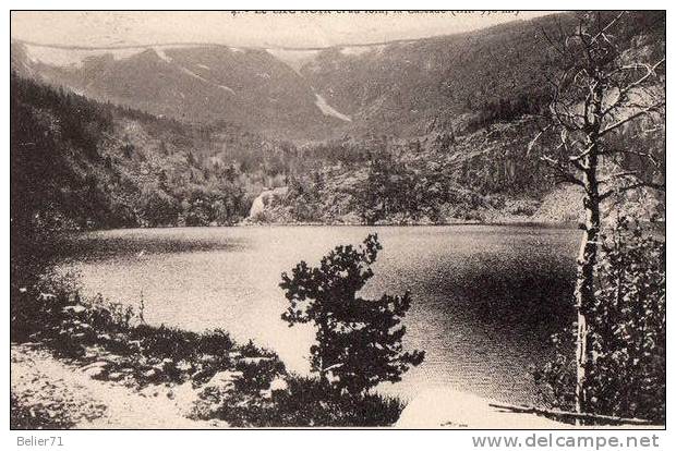 68 / Orbey. Le Lac Noir Et Au Loin La Cascade - Orbey