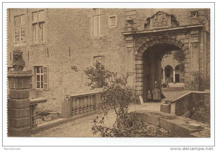 Ecaussines-Lalaing (Ecaussinnes). Vieux Château. Entrée De La Cour D´honneur (porte Du XVIIIè Siècle). Ingang Ereplein. - Ecaussinnes