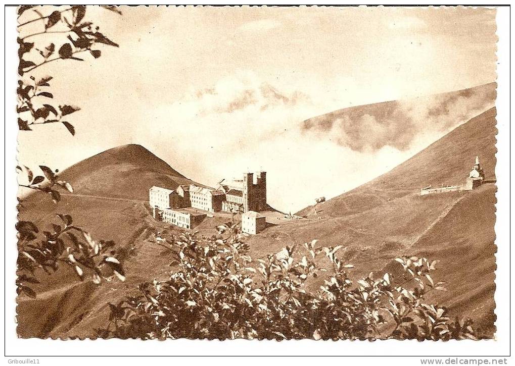 NOTRE DAME DE LA SALETTE  -  ** TEMPÊTE DE NUAGES AUTOUR DU PLANEAU **   -   Editeur : MISSION.N.D.LA SALETTE - La Tour-du-Pin