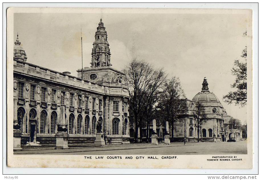 U.K--CARDIFF--1948----The       Law Courts And City Hall - Cardiganshire