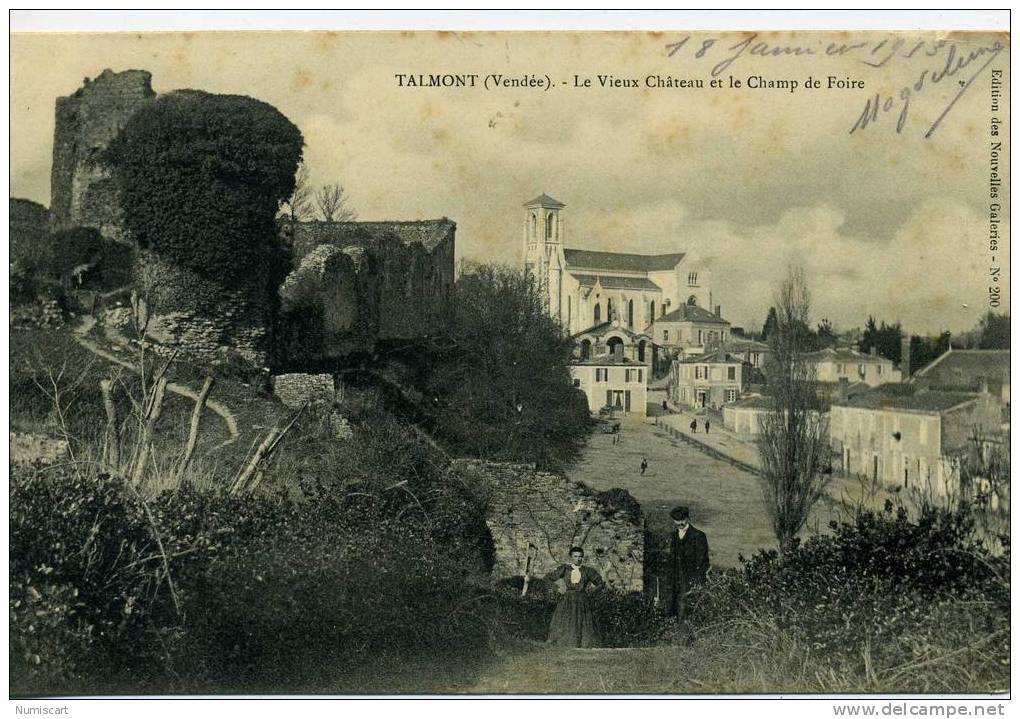 CPA...TALMONT...ANIMEE...LE VIEUX CHATEAU ET LE CHAMP DE FOIRE... - Talmont Saint Hilaire