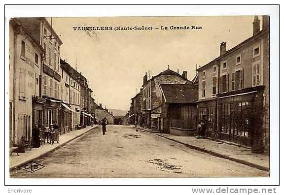 Cpa VAUVILLERS La Grande Rue Librairie Biscuiterie Ferblanterie  Fillettes à La Pose CLB - Other & Unclassified