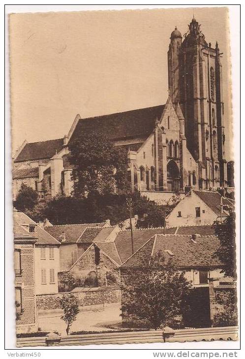 95..BEAUMONT SUR OISE..L EGLISE VUE DU PONT....1923 - Beaumont Sur Oise