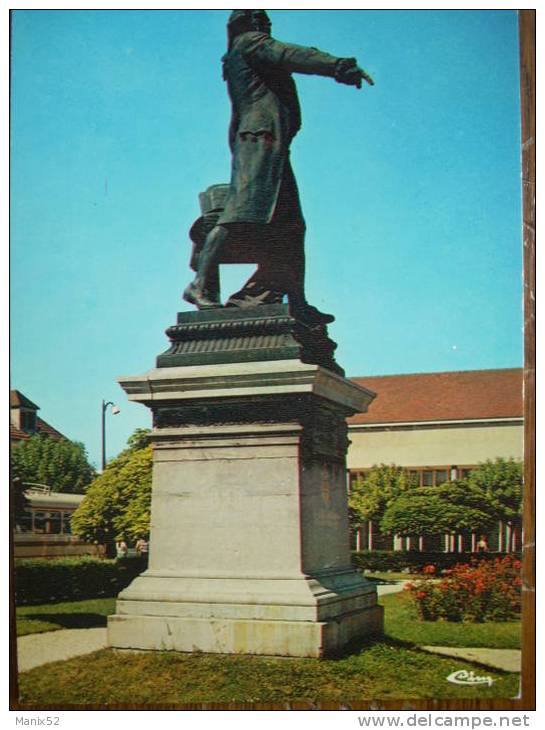 10 - ARCIS-sur-AUBE - Statue De DANTON - Arcis Sur Aube