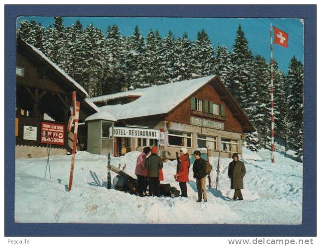 SUISSE VD VAUD - CP HOTEL RESTAURANT DE LA GIVRINE S/ St CERGUE - Mme ET Mr P. NOTZ - CIRCULEE EN 1972 - ANIMEE SKI - Saint-Cergue