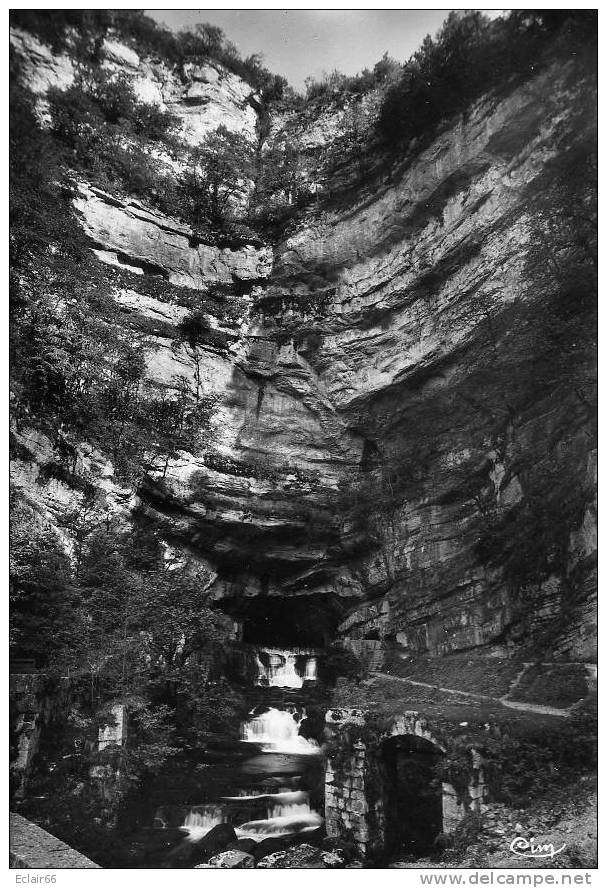 LA SOURCE DE LA LOUE ET SON CIRQUE MAJESTUEUX.CPSM.Grd Form  DATEE DE 1965 - Franche-Comté