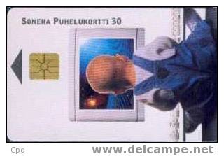 # FINLAND D214 Little Surfer 30 Gem 11.99 Tres Bon Etat - Estonia