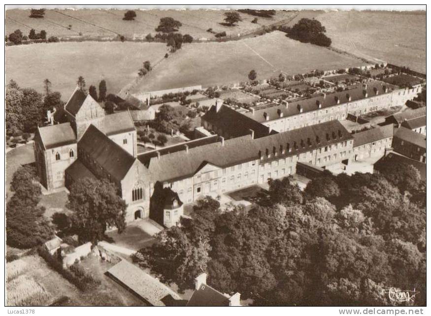 50 / ST SAUVEUR LE VICOMTE / VUE GENERALE DE L ABBAYE STE MARIE / RARE ET TRES BELLE CPSM 1964 - Saint Sauveur Le Vicomte