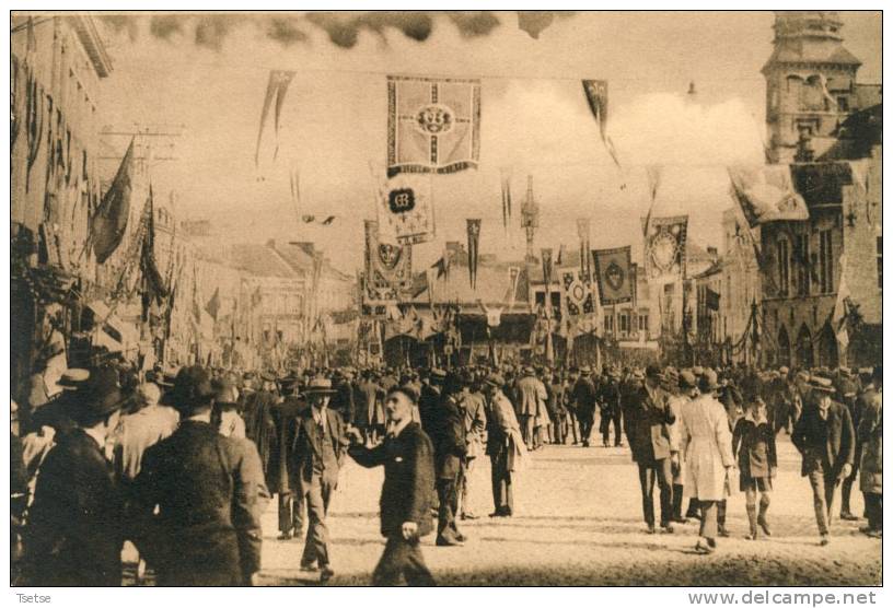 Binche - Congrès Eucharistique Du 2 Septembre 1928 -Le Cortège -La Décoration De La Grand'Place - Binche