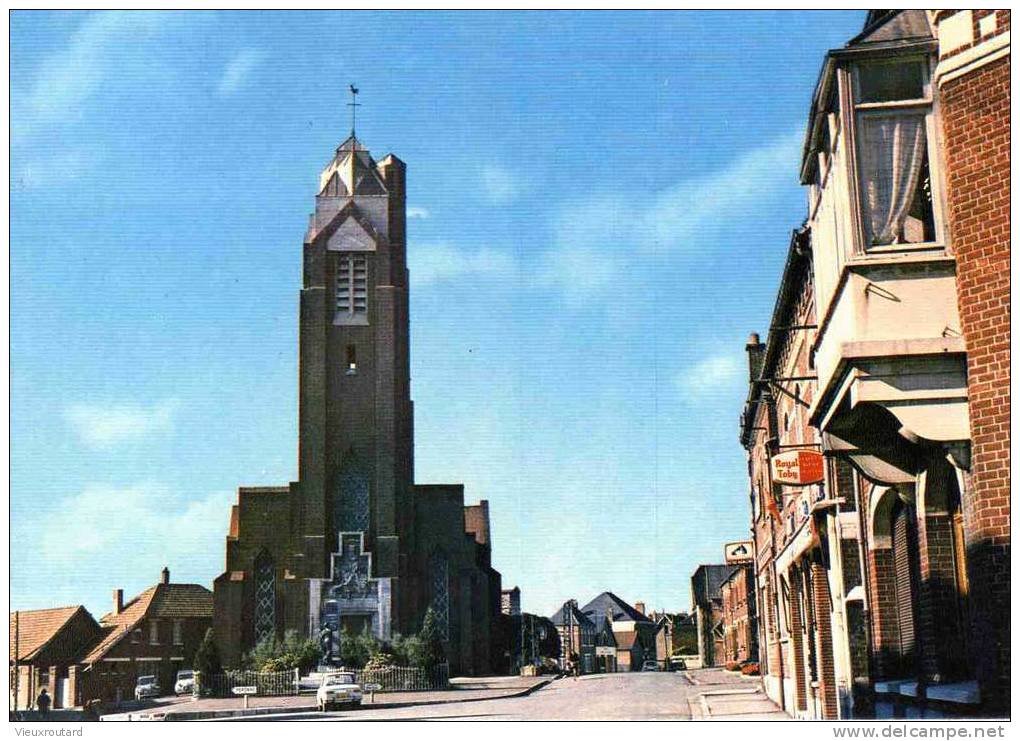 CPSM.  ROISEL. PLACE DE L'EGLISE. (VOITURES). - Roisel