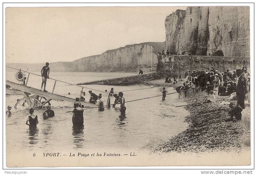 CPA YPORT - LA PLAGE ET LES FALAISES - BAINS DE MER - PLONGEOIR ROULANT - Yport