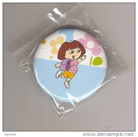 Badge..DORA  ( Voir Les 2 Scans) - Altri & Non Classificati