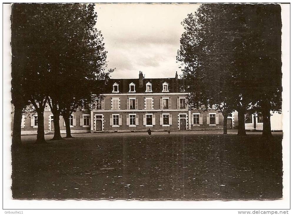 GUERIGNY   -     ** LE GROUPE SCOLAIRE **    -    Editeur : DU MOULIN De Sartrouville    N° 3 - Guerigny