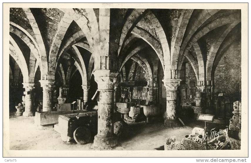 Musée De La Grange Aux Dimes Provins - Monuments