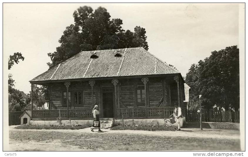 Roumanie - Casa Din Jud. Neamj, Comun Calu-japa - Folklore - Jardinier - Roumanie