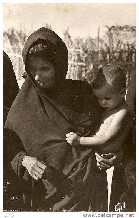 Mauritanie, Type De Femme, Avec Enfant, Datée 1960, Dos Avec Traces D'humidité Sur L'écriture, Voyagé Sous Enveloppe - Mauritanie