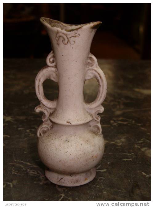 Ancien Petit Vase En Porcelaine Biscuit, 19eme Siècle. Vase - Autres & Non Classés