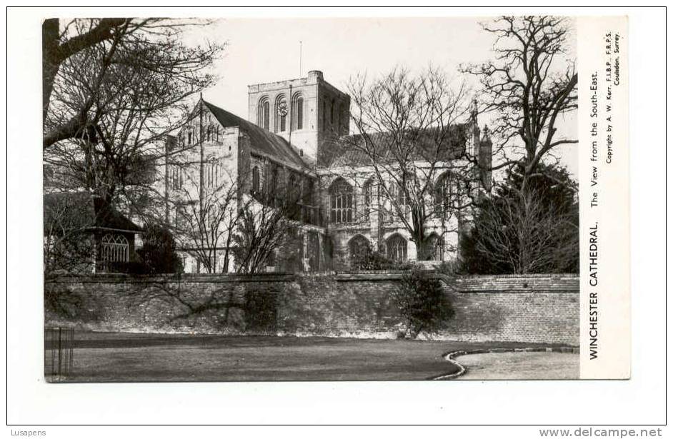 OLD FOREIGN 1966 - UNITED KINGDOM - ENGLAND - WINCHESTER CATHEDRAL - THE VIEW FROM THE SOUTH-EAST - Winchester