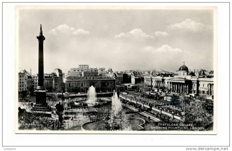 OLD FOREIGN 1978 - UNITED KINGDOM - ENGLAND - TRAFALGAR SQUARE SHOWING FOUNTAINS LONDOS BUS - Trafalgar Square