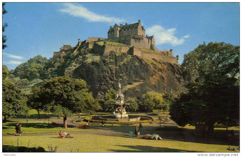 EDINBURGH  -  The Castle Edinburgh   -   VG  1967  -  (157) - Midlothian/ Edinburgh