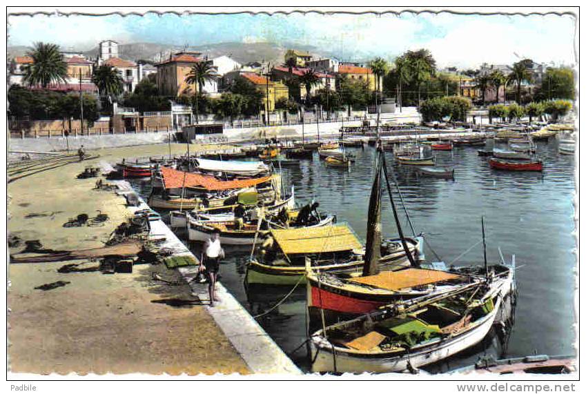 Carte Postale 83. Toulon  Le Port Des Mourillons Et Les Quais Trés Beau Plan - Vidauban