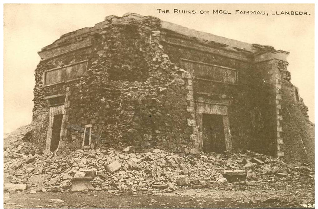 The Ruins On Moel Fammau  Llanbedr    (3170) - Autres & Non Classés