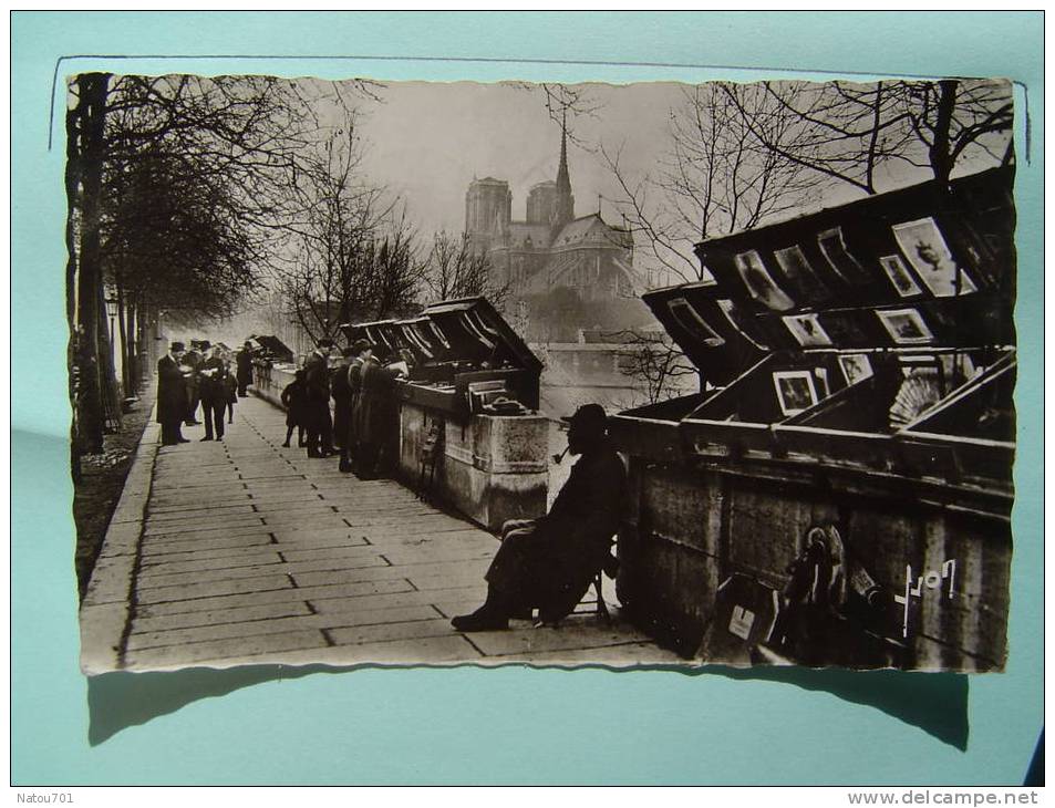 75-paris- En Flanant-les Bouquinistes Du Quai De La Tournelle -anime- - La Seine Et Ses Bords