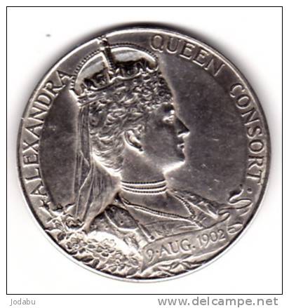 Superbe Double Portrait Du Couronnement  D' Edward VII  Et De La Reine Alexandra Le 9 Aout 1902-argent-30mm-13g- - Monarquía/ Nobleza