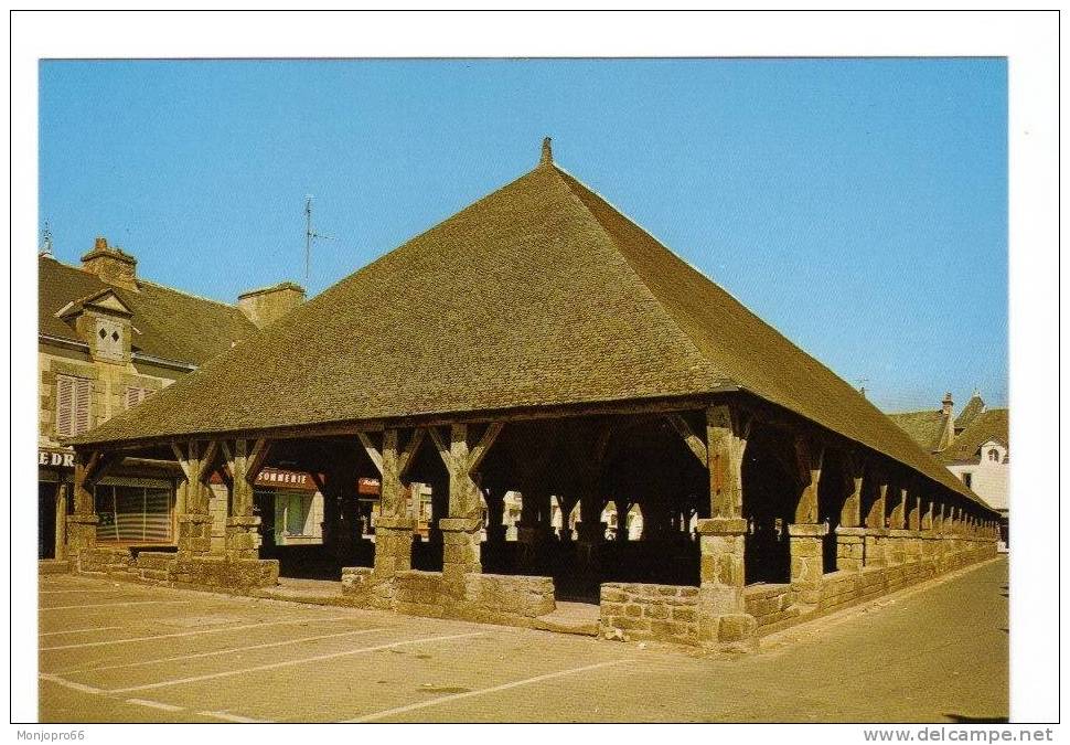 CPM De Questembert   Les Halles 1675 - Questembert