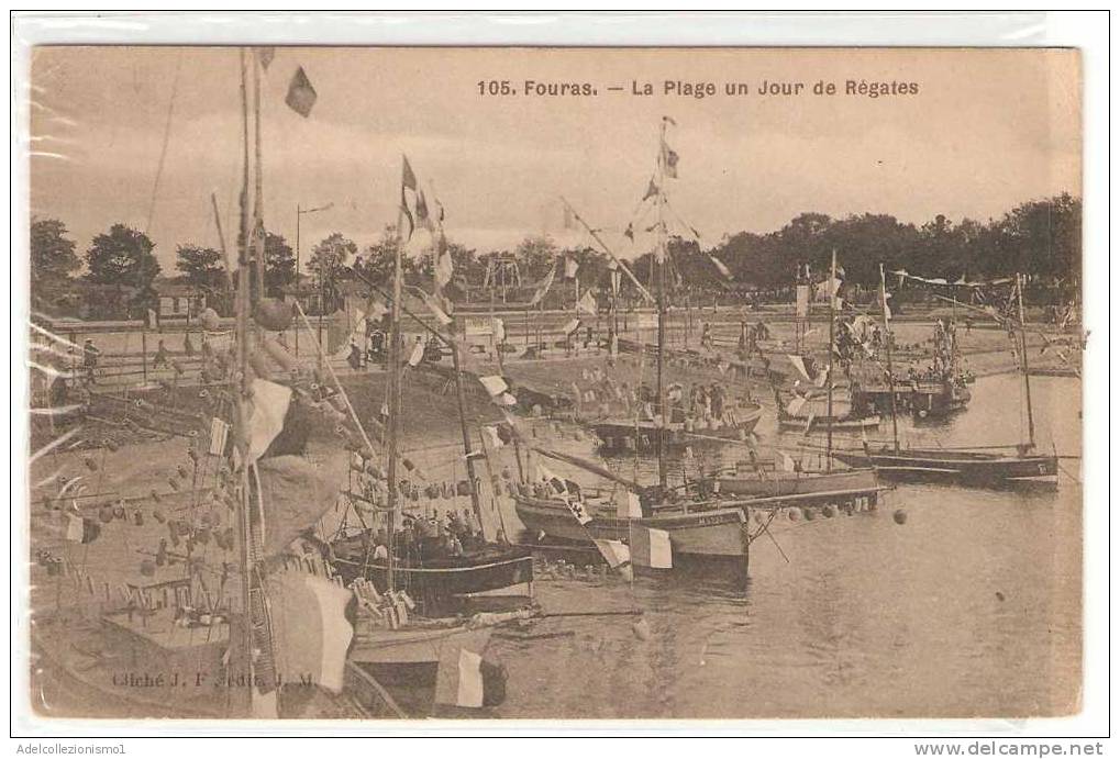 23038)cartolina Illustratoria  Fouras - La Plage Un Jour De Regates - Poitou-Charentes