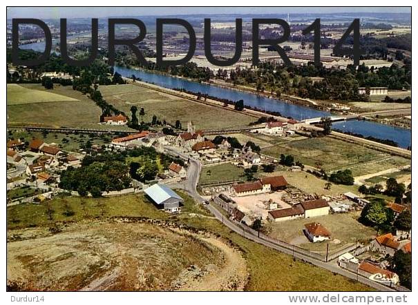 HÉROUVILLE-ST-CLAIR (Calvados).   Vue Aérienne / Le Bourg / La S.A.V.I.E.M. / Le Canal ( Belle CPSM) - Herouville Saint Clair