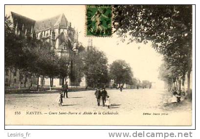 CPA - NANTES - COURS SAINT PIERRE ET ABSIDE DE LA CATHEDRALE - 155 - DECRE FRERES - ANIMEE - Nantes