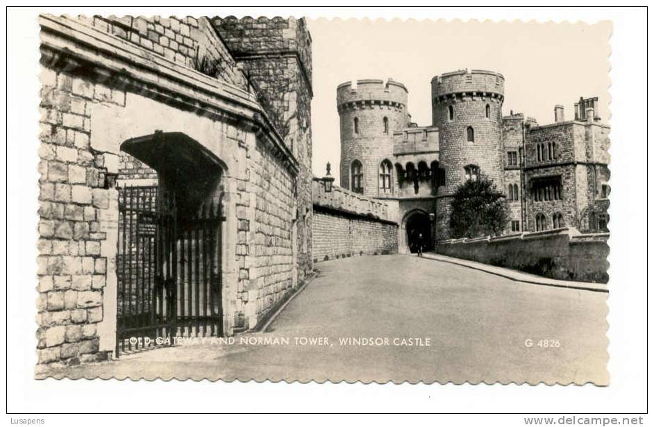 OLD FOREIGN 2008 - UNITED KINGDOM - ENGLAND - OLD GATEWAY AND NORMAN TOWER, WINDSOR CASTLE - Windsor Castle