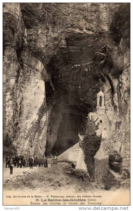 38 _ La Balme Les Grottes ( Isère)  Entrée Des Grottes Et Sorties Des Touristes _ - La Balme-les-Grottes