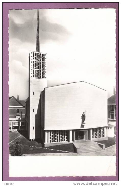 BRETEUIL - Eglise Saint-Jean-Baptiste. Photo Véritable. Non Circulé. 2 Scans - Breteuil