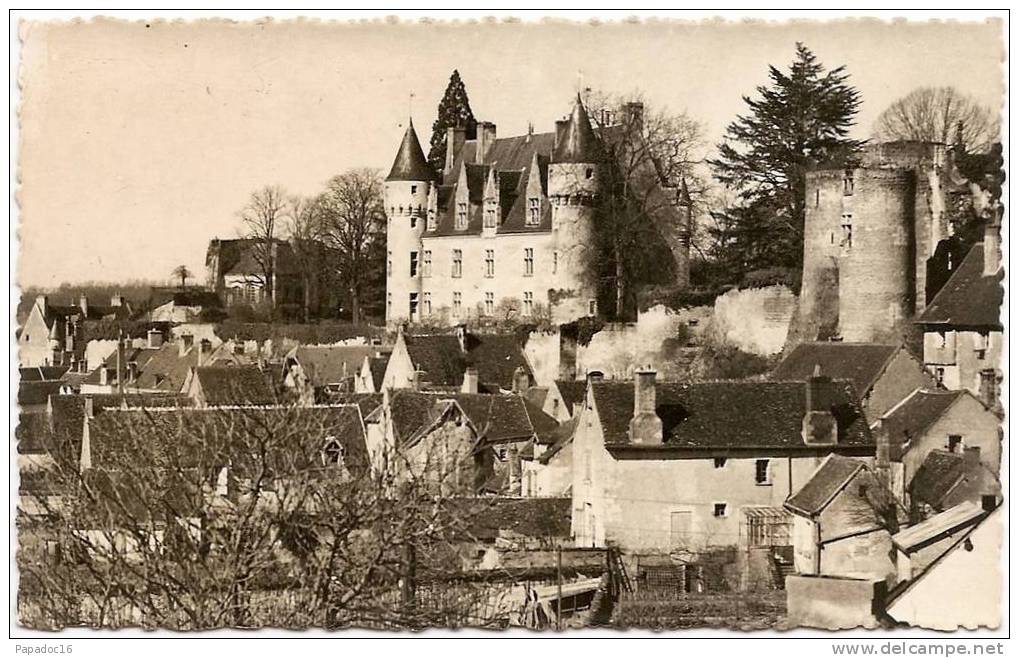37 - Montrésor - Vue D'ensemble Du Château Et Les Vieilles Tours (XVe Et XVIe Siècles) - CPSM éd. Aignan & Bernard - Montrésor