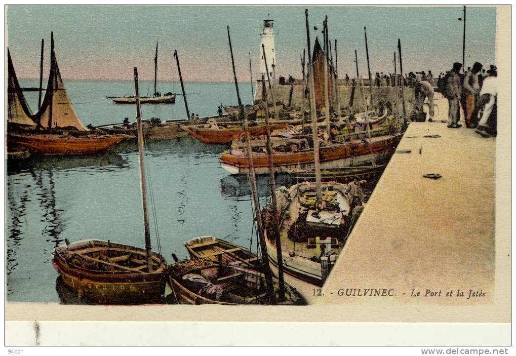 CPA (29) GUILVINEC Le Port Et La Jetée - Guilvinec