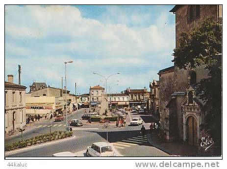 PESSAC L´église La Mairie Et La Place - Pessac