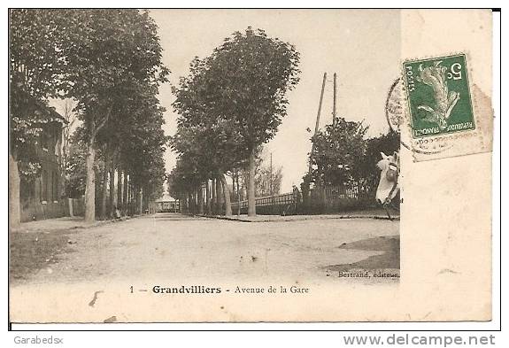 CPA De GRANDVILLERS - Avenue De La Gare. - Grandvilliers