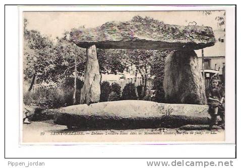 44 SAINT-Nazaire *  Dolmen Trilitte Classé Monument Historique (vu De Face) * Belle CPA Animée - Dolmen & Menhirs