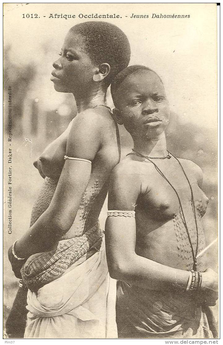 DAHOMEY -  Jeunes Dahoméennes - Seins Nus, Scarifications - Non Circulé - Dahome