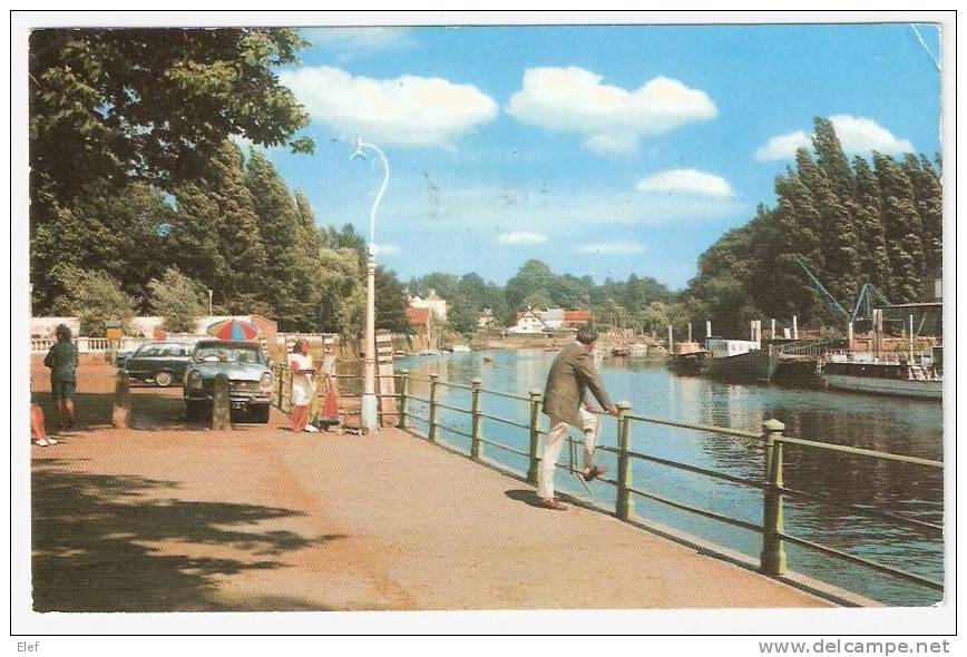 The Embankment, TWICKENHAM ( Middlesex) Artiste Peintre / Painter; Bateaux Ships ; Animée ; 1975 ;B/ TB - Middlesex