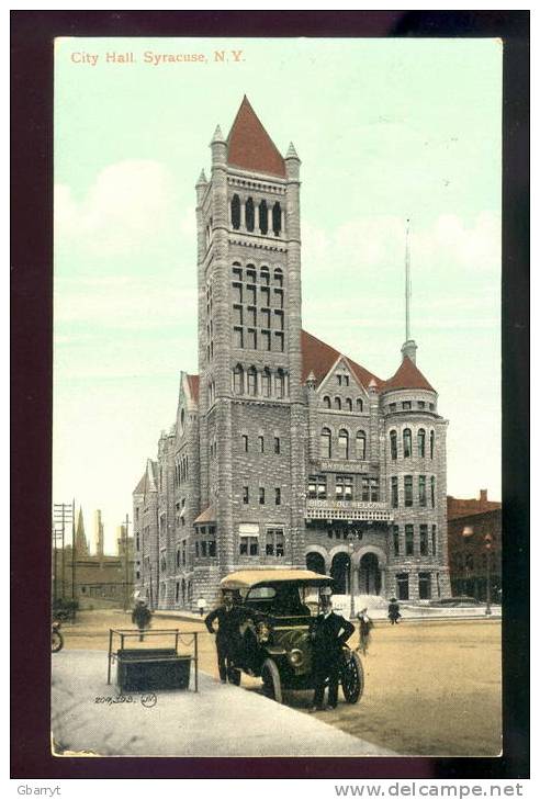 City Hall Syracuse N.Y. With Vintage Car And Pedestrians - Syracuse