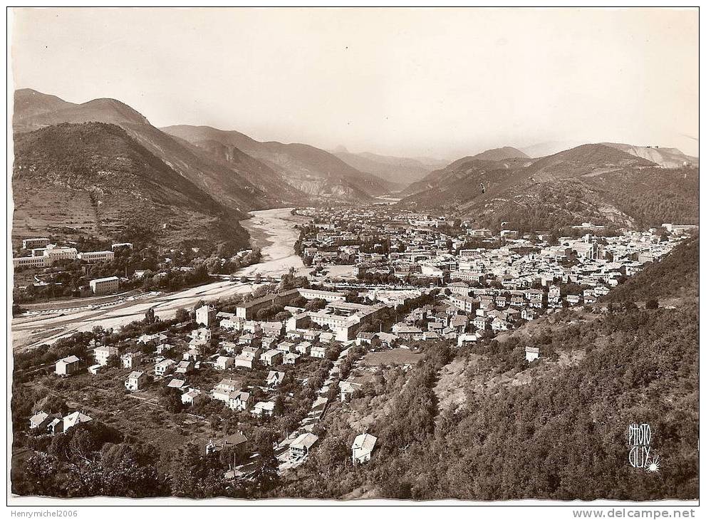 Cpsm Vue Aérienne De Digne Et La Bléone, - Digne