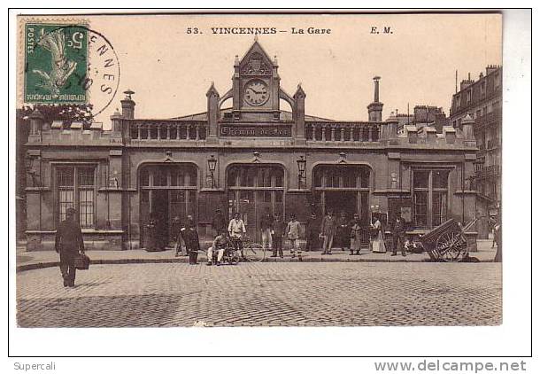 REF10.626  VAL DE MARNE .  VINCENNES .  LA GARE. - Stations Without Trains