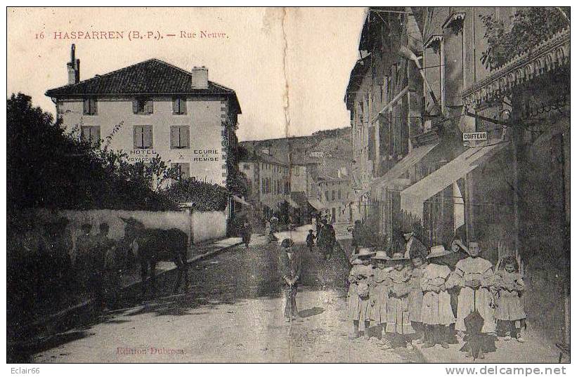 64 HASPARREN  CPA  Année  1907     La Rue Neuve    CPA Animée  EDIT  DUBROCA  X - Hasparren